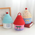 سبت تخزين بتصميم بيت كب كيك بغطا – Cupcake House Woven Storage Basket with Lid